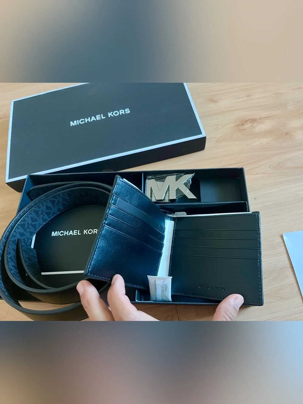 Michael Kors Signature Logo Wallet and Reversible Belt Gift Set